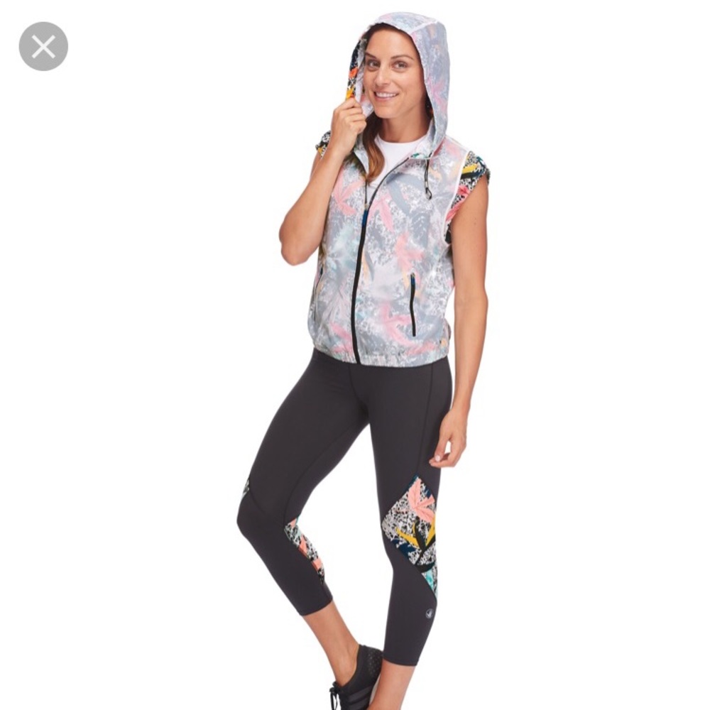 Body Glove Active Hooded Cap Sleeve Vest